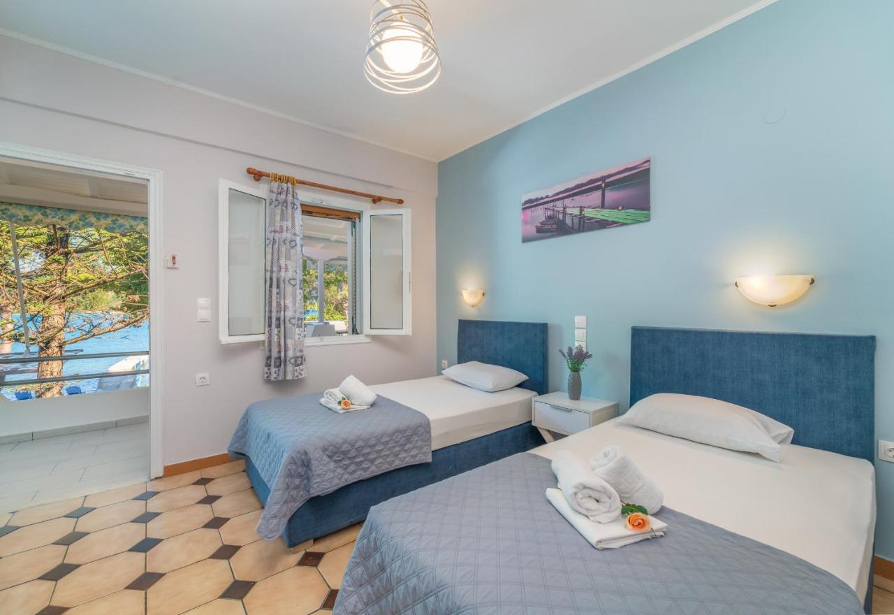 Aparthotel Flisvos Seaside Apartments 3*