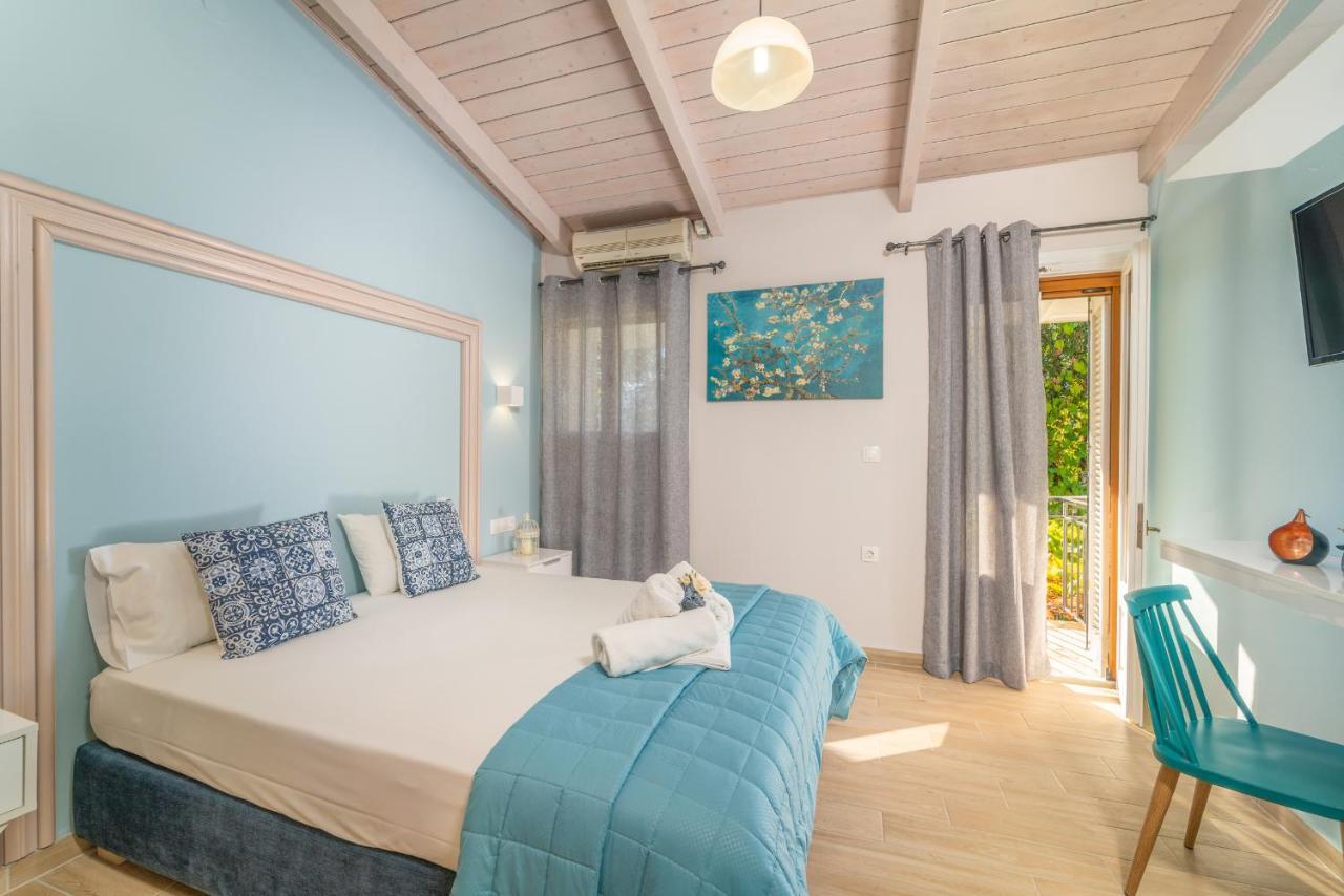 Aparthotel Flisvos Seaside Apartments