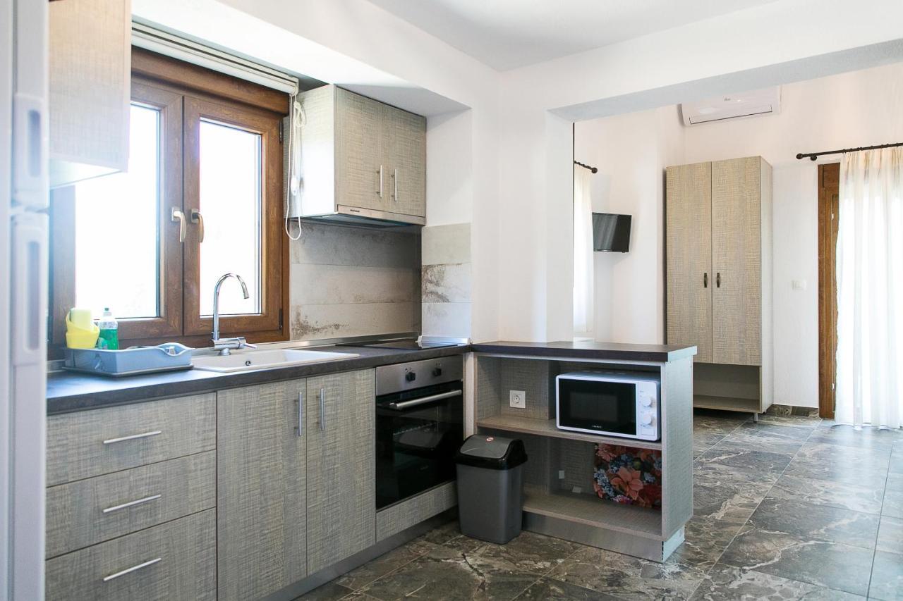 Alexandros Aparthotel