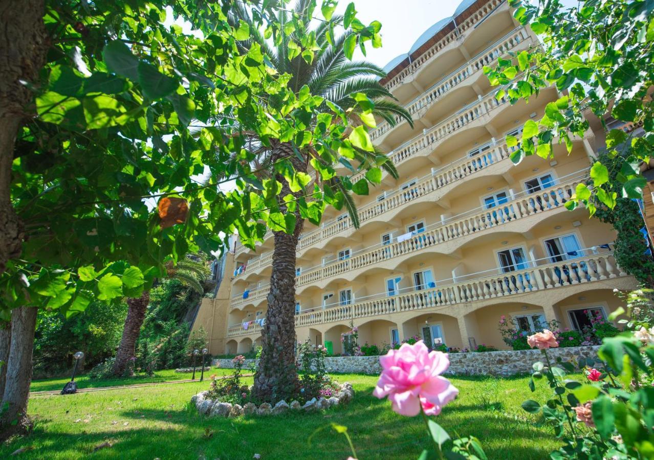 Pontikonisi & Hotel