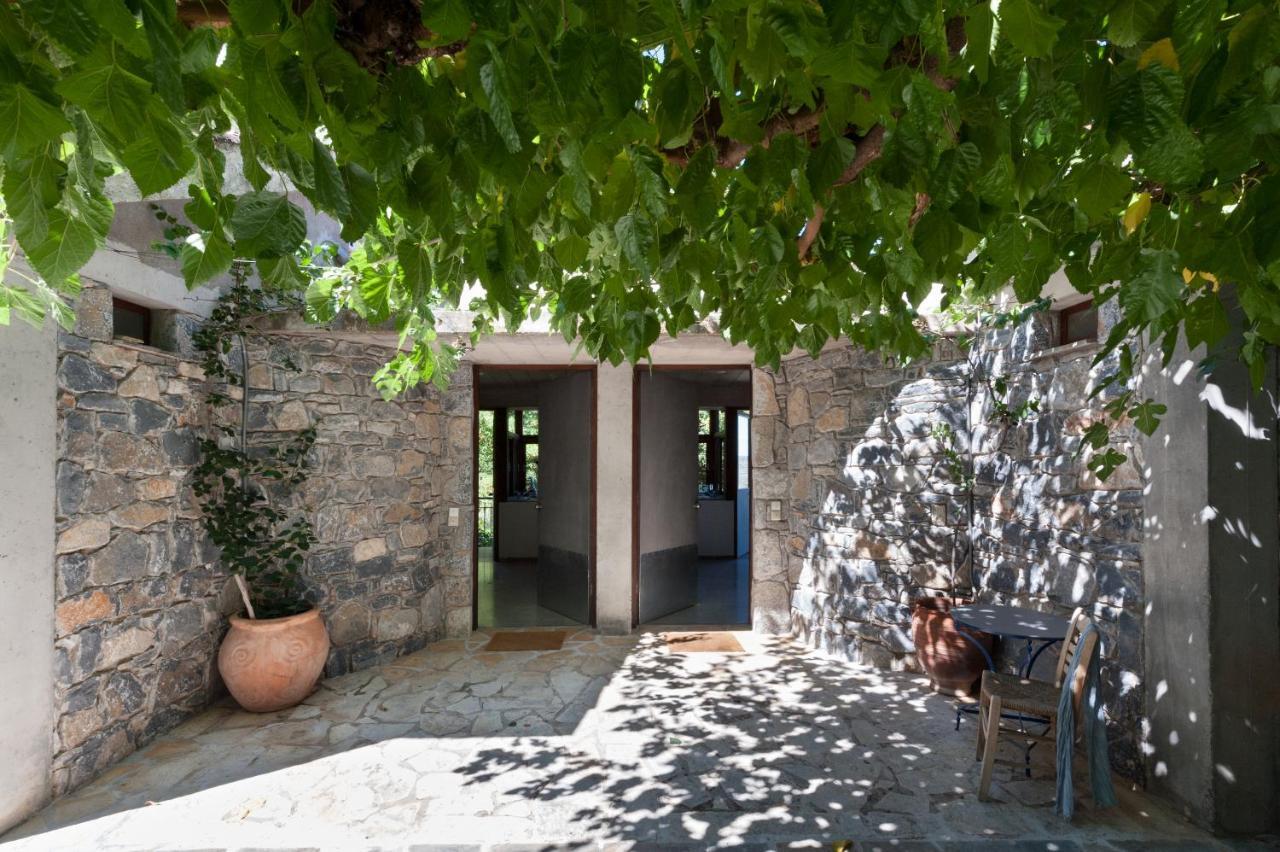 Kyparissi & Apartment *