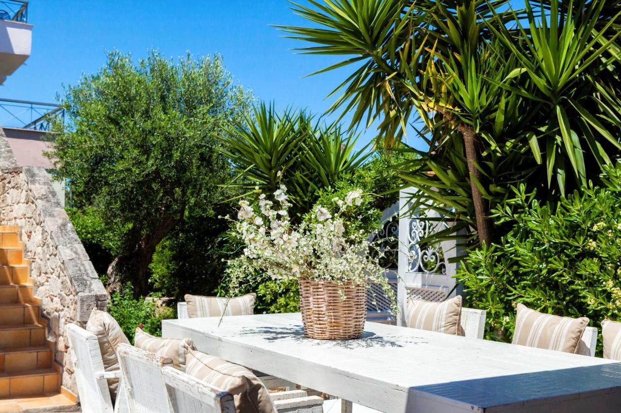 Hesperides Hotel *