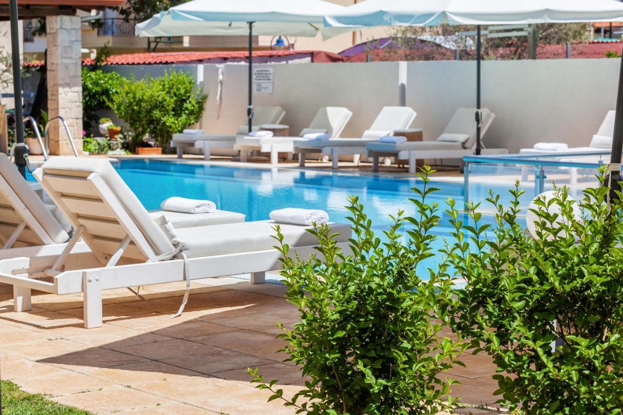 Hesperides Hotel *