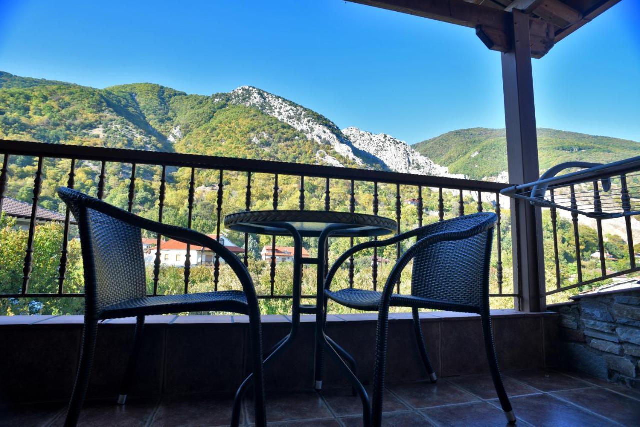 παραδοσιακο Hotel Loutraki (Pella)