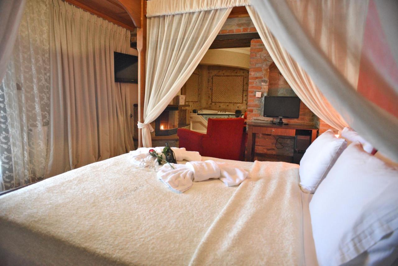 παραδοσιακο Hotel Loutraki (Pella)