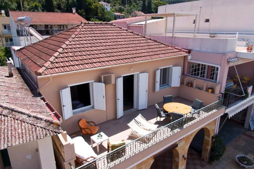 Casa Di Vito, 10m From Sami's Main Square Apartment *