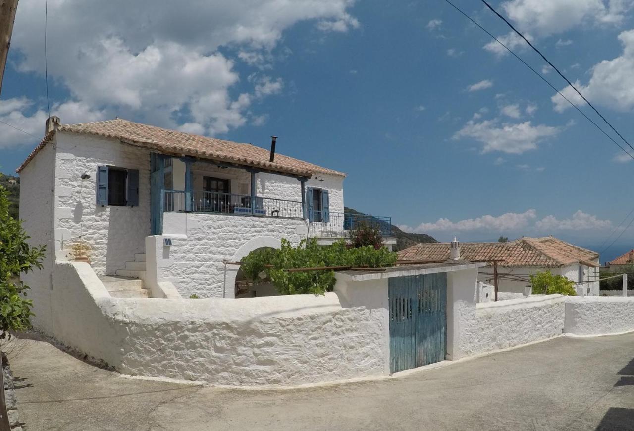 Lovely Traditionnal House With Sea View