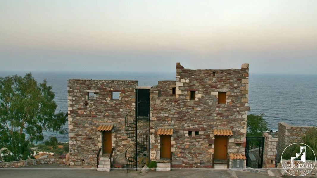 Castle Rizaraki Guest house 3*