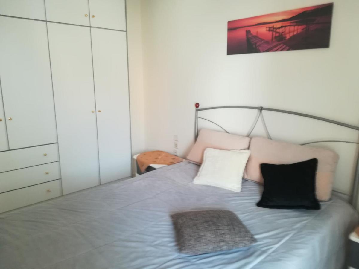 2nd Floor In Apartment *