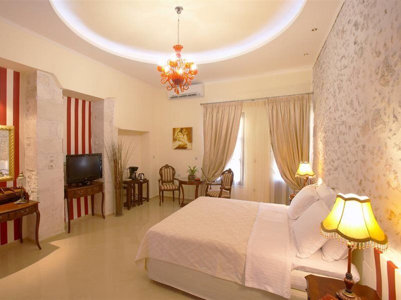 Casa Moazzo And Rethymno (Crete)