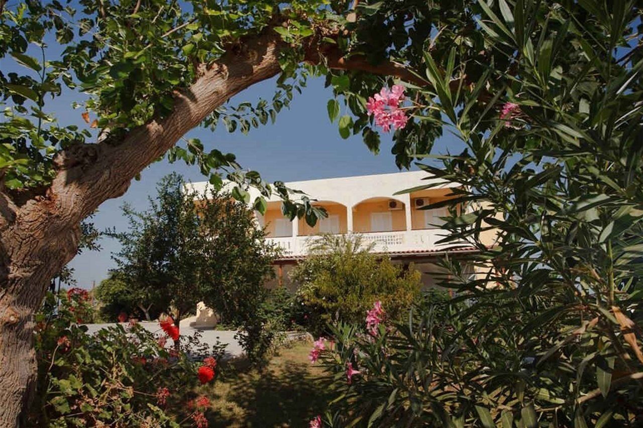 Babis Hotel 2*