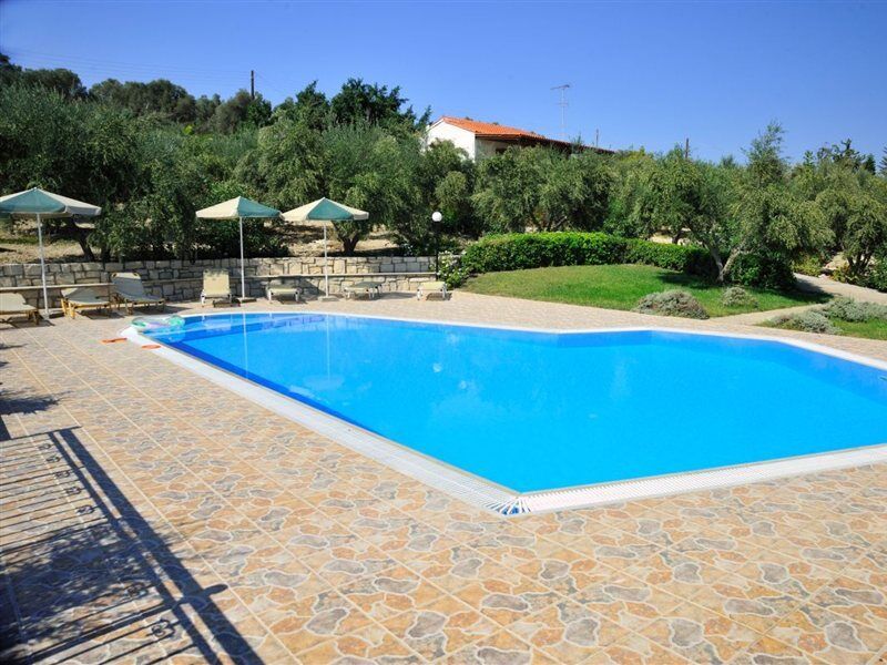 Lefkothea With Large Private Pool *