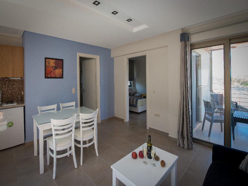 Aparthotel Mantinia Bay