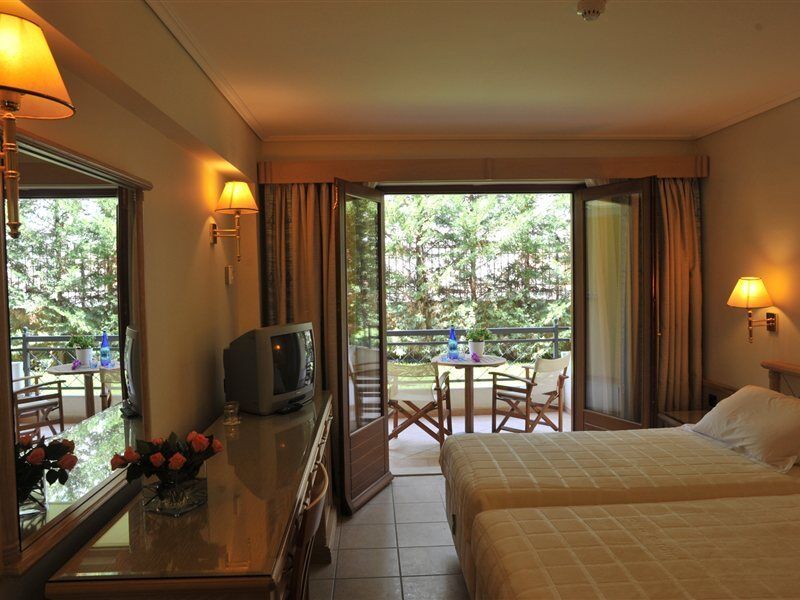 Resort Negroponte 5*