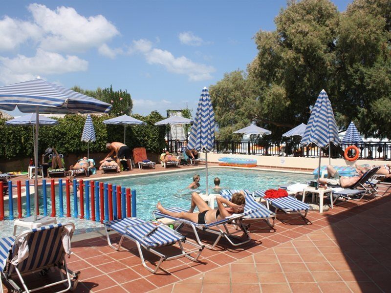 Hotel Margarita Agia Marina (Crete)