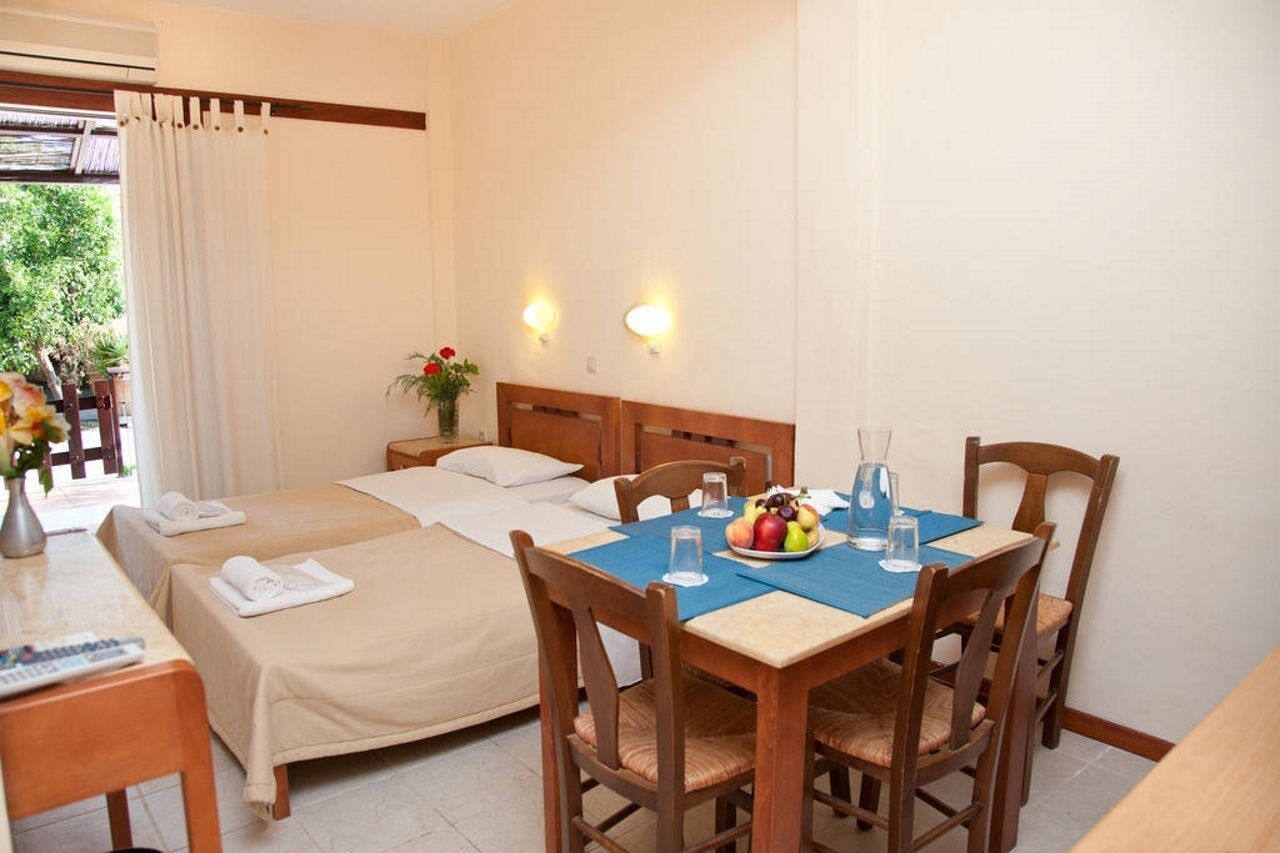 Akrogiali Hotel