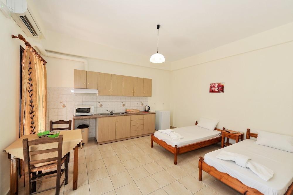 Hotel Asterolithos
