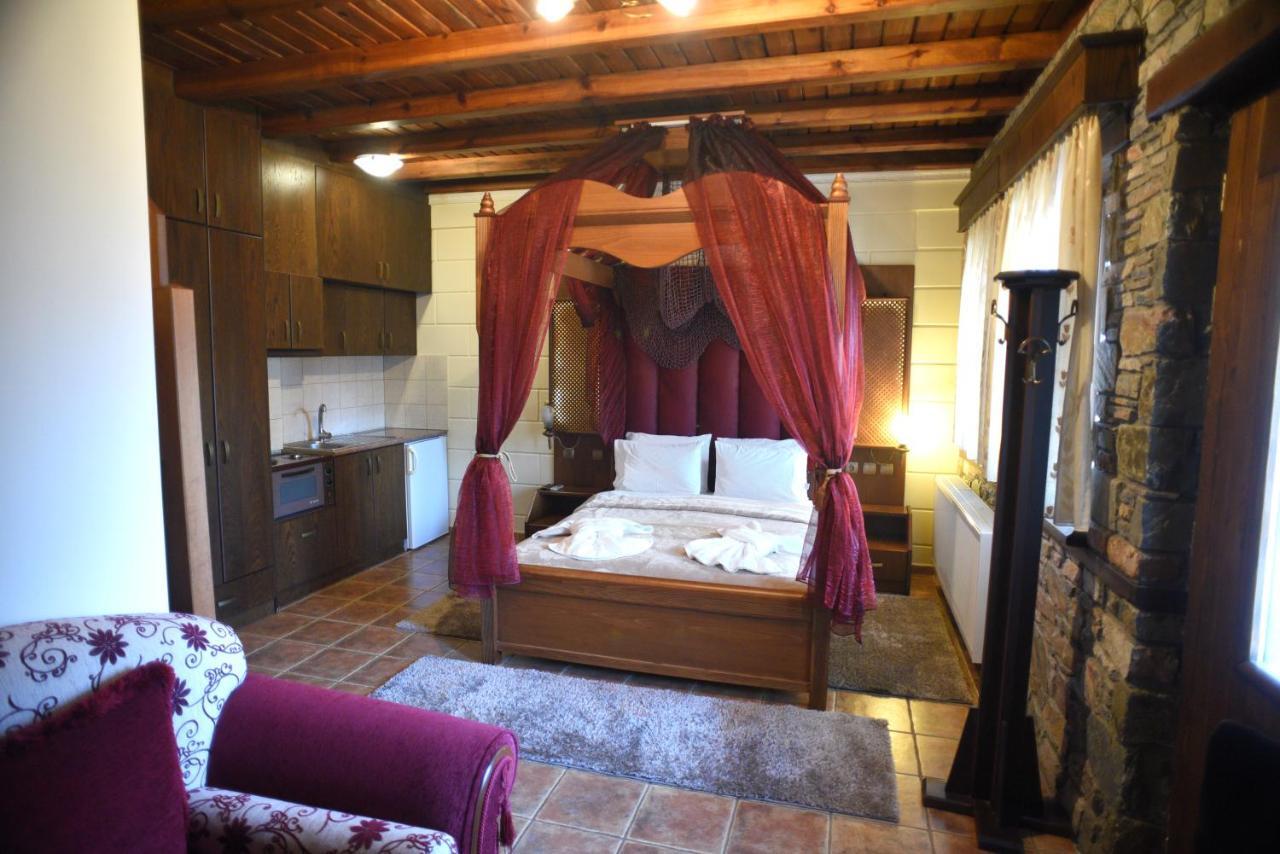 παραδοσιακο 3* Loutraki (Pella)