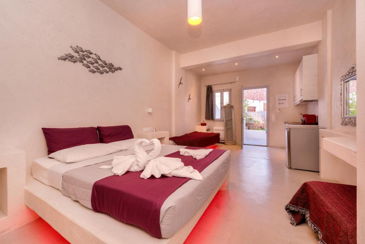 Apartment The Muses Of Santorini Private Jacuzzi Vothon