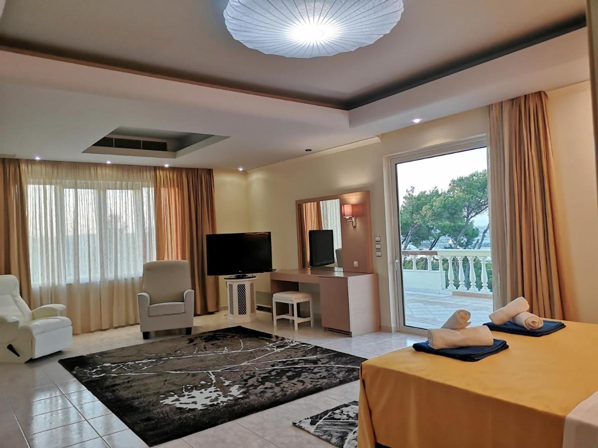 Louis Luxury By Living In Blue Villa *