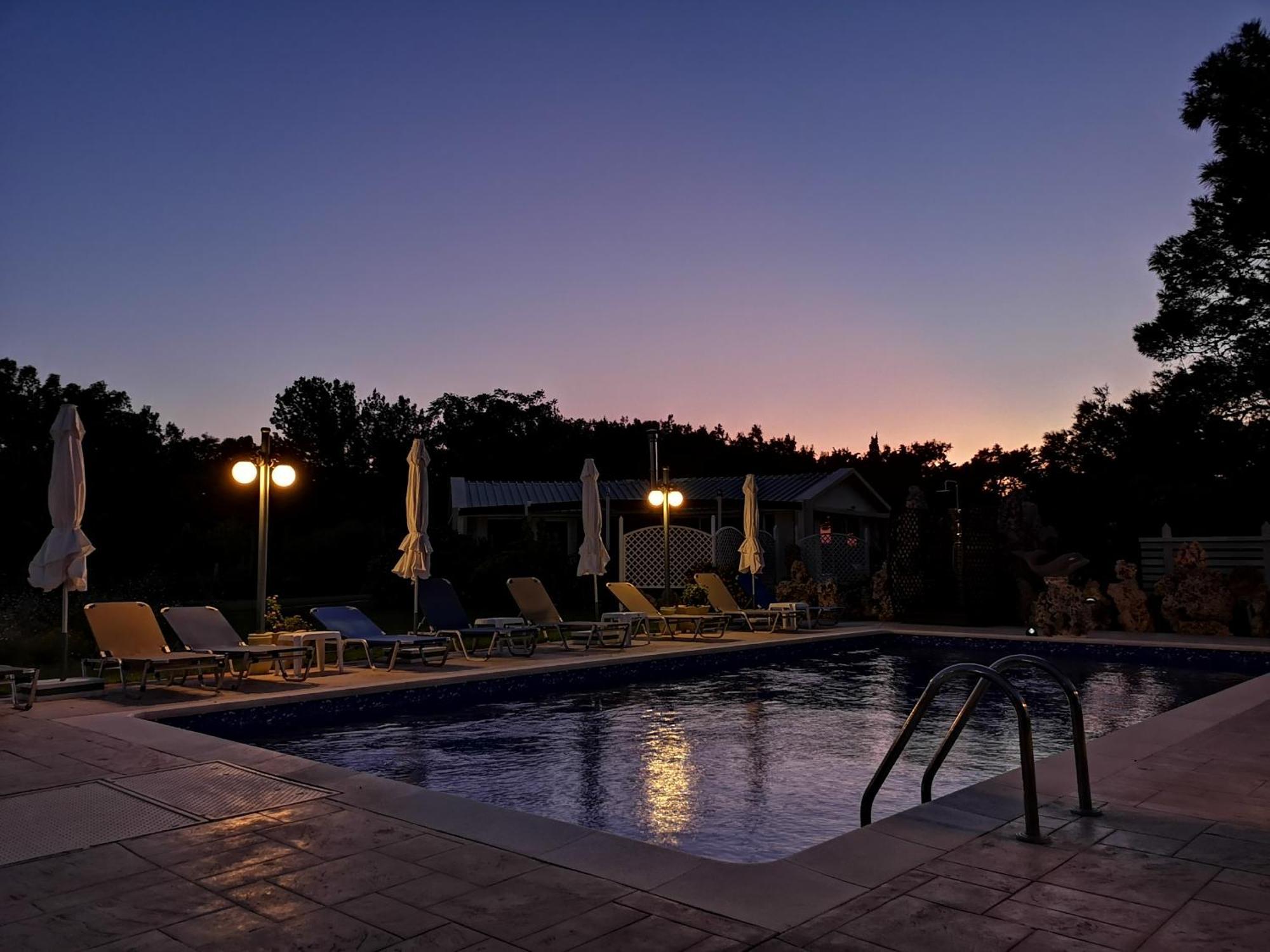 Louis Luxury By Living In Blue