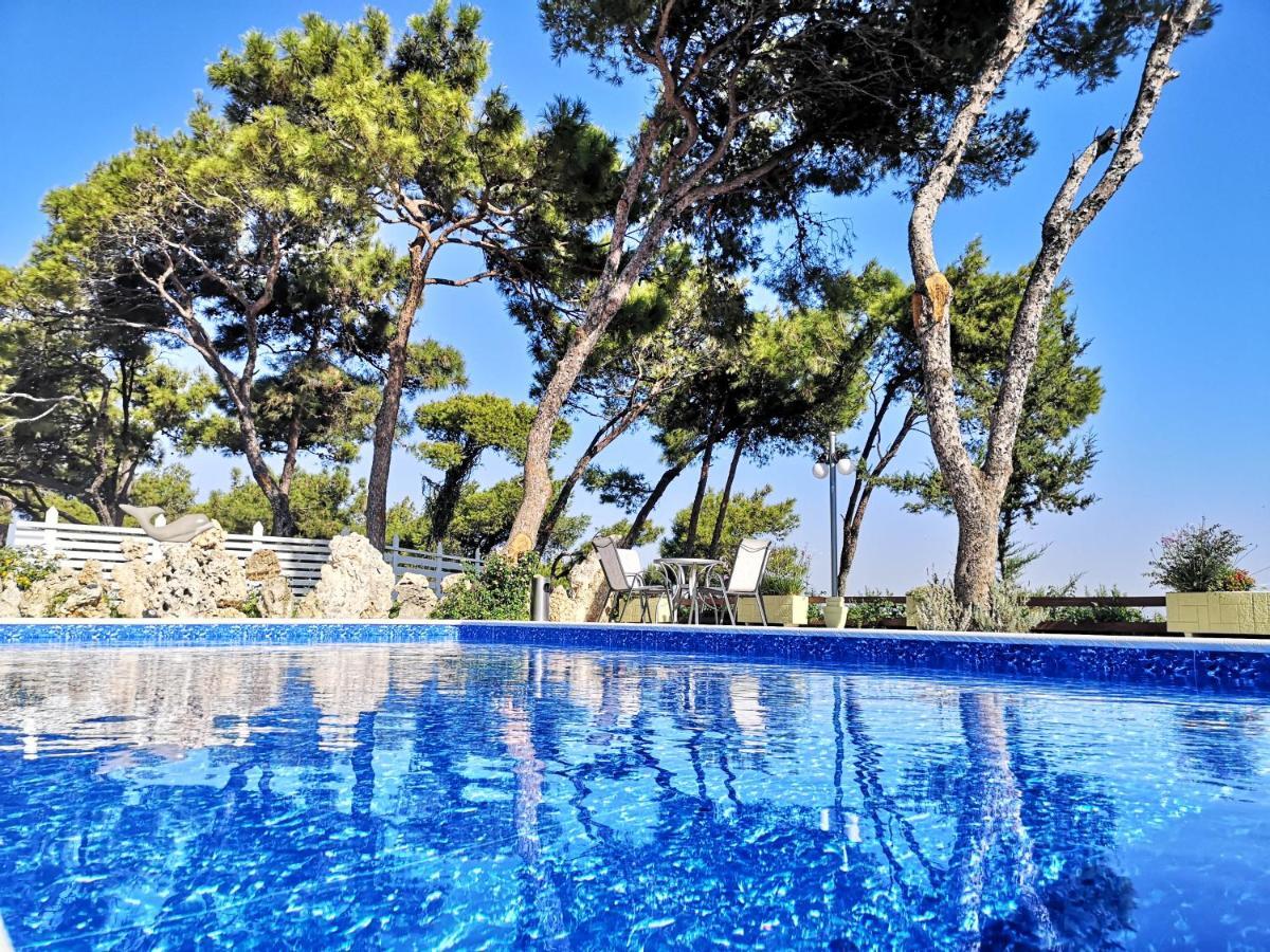 Louis Luxury By Living In Blue Villa