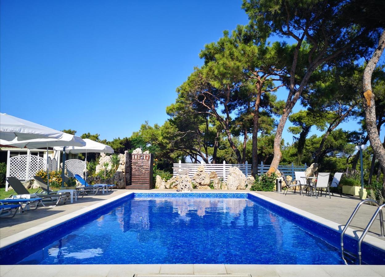 Louis Luxury By Living In Blue Villa *