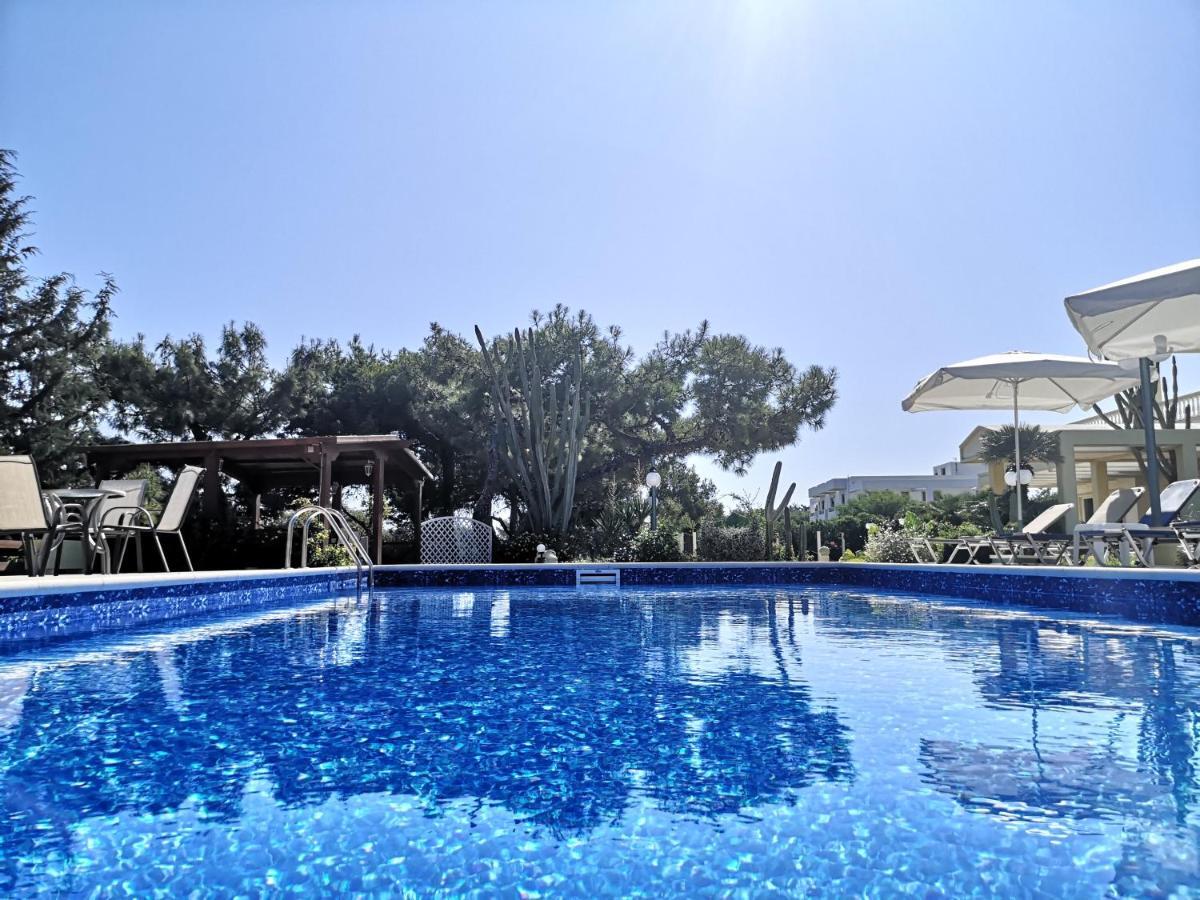 Louis Luxury By Living In Blue *