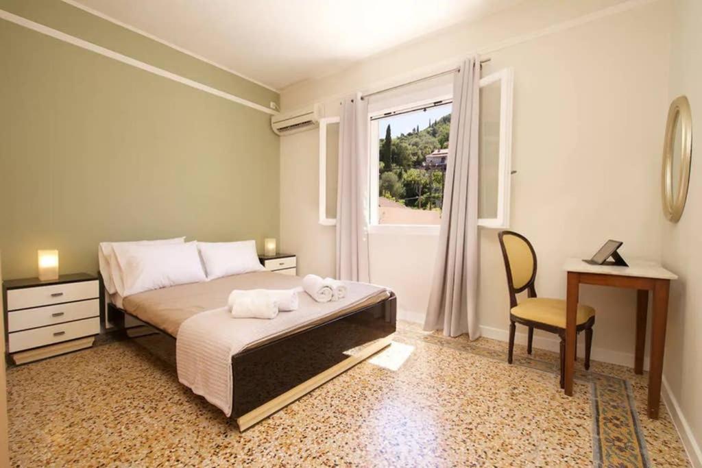 Casa Di Vito, 10m From Sami's Main Square Apartment