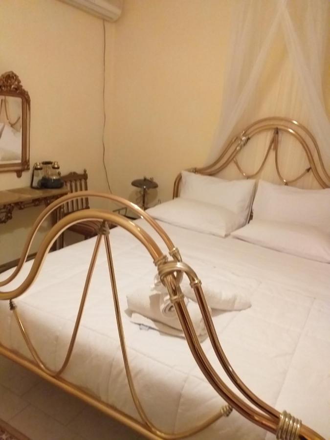 Roulas Cozy * Artemida (Attica)