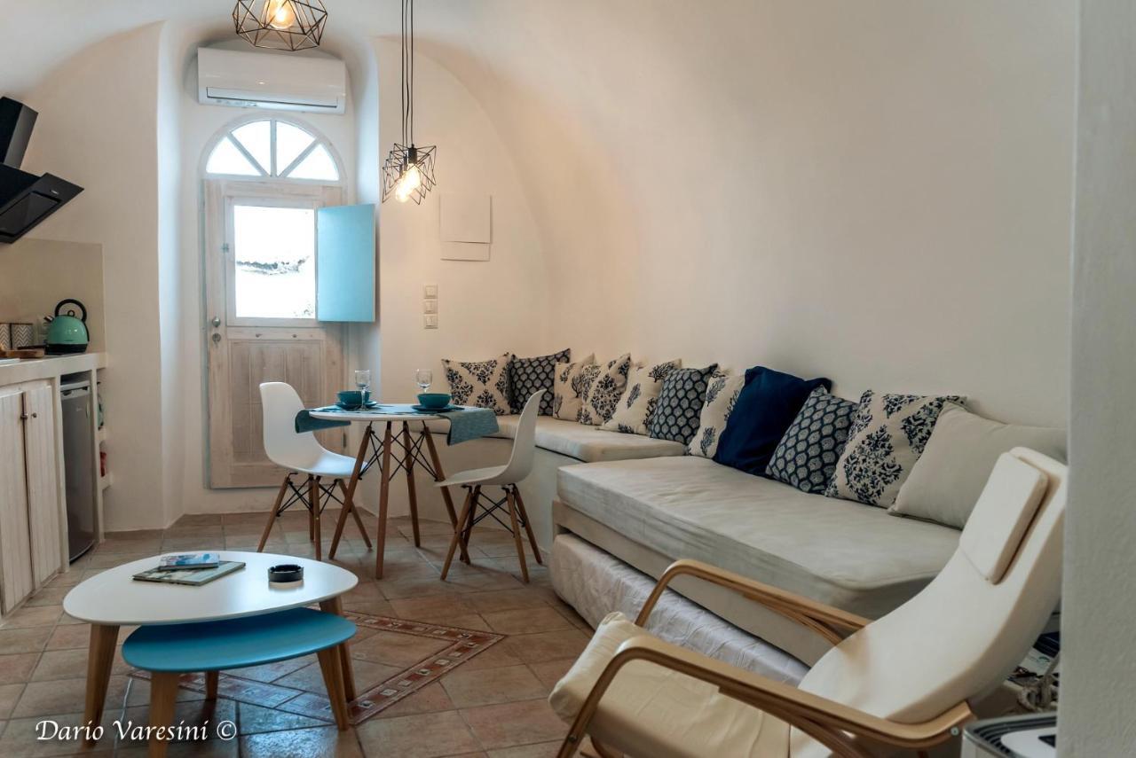 Holiday home Santorinian Lava House