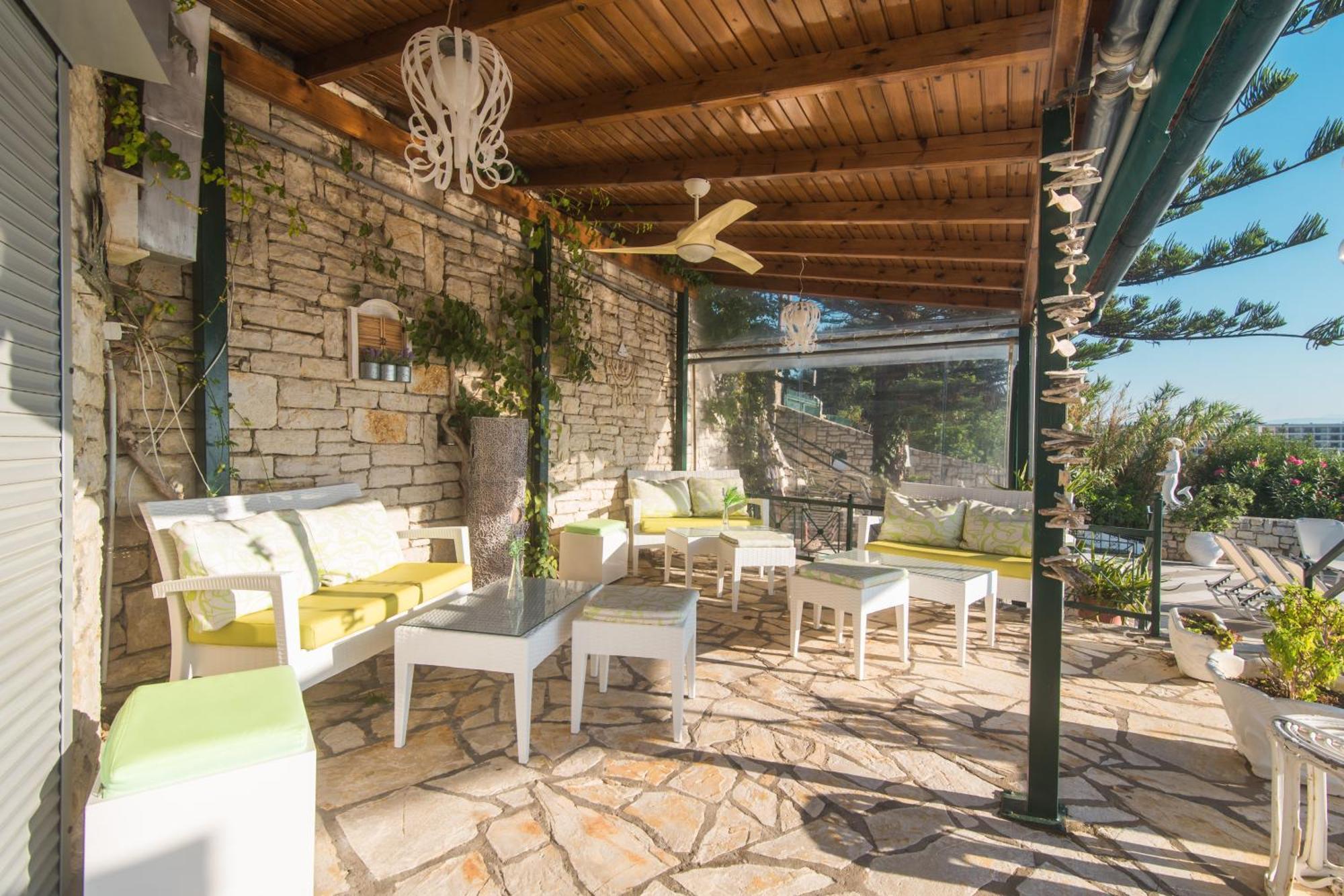 Apartment Kommeno Bay