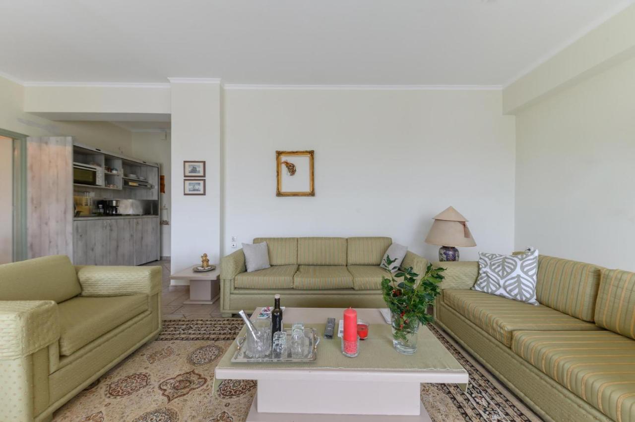 3bd In The Center - Self Check In Patras