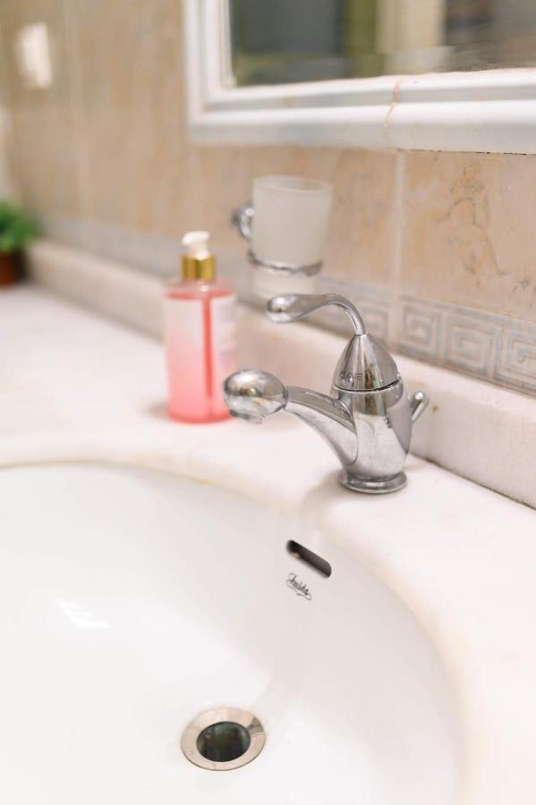 3bd In The Center - Self Check In Patras