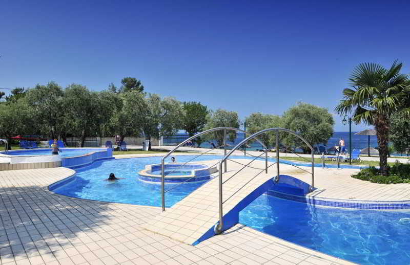 Aparthotel Akti Belvedere Color & Essence 2*