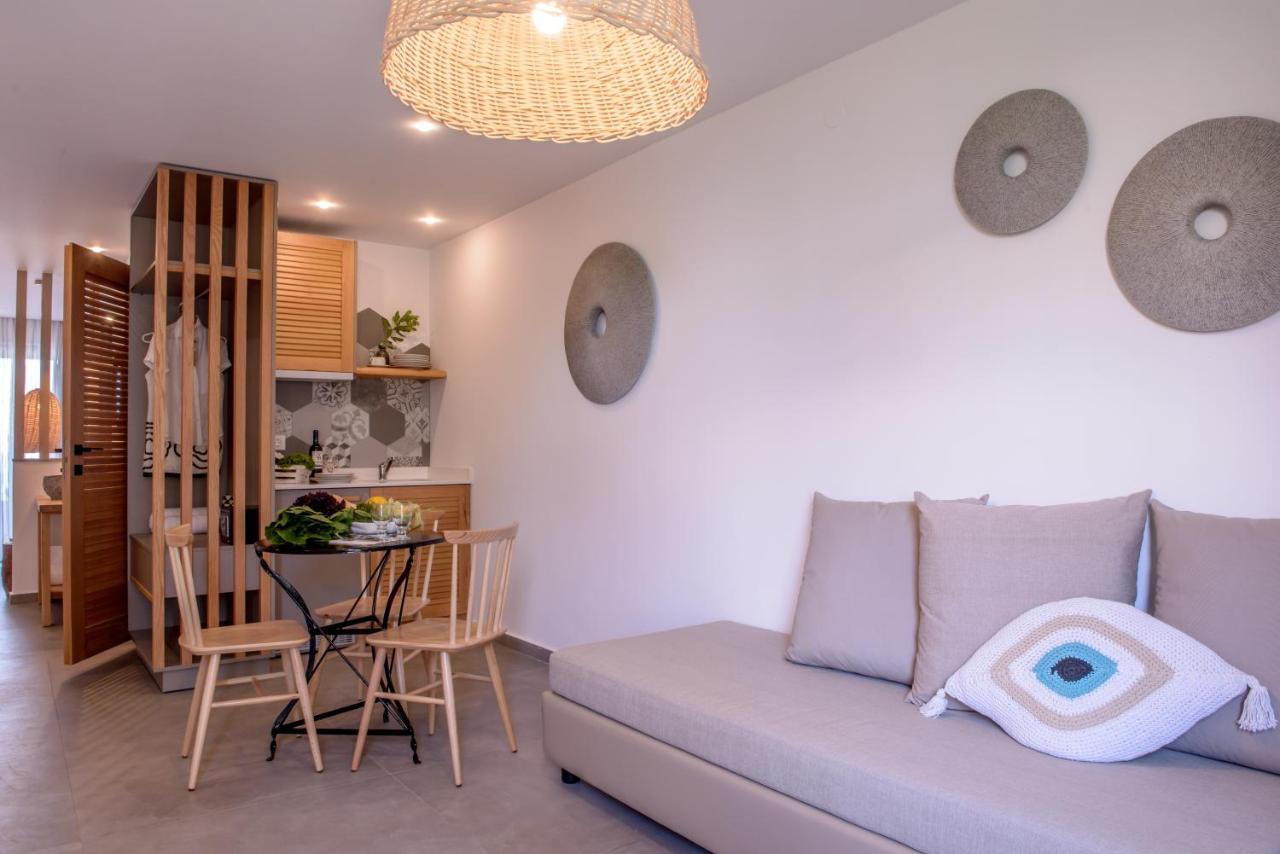 Laia Seafront Luxury Agia Pelagia (Crete)