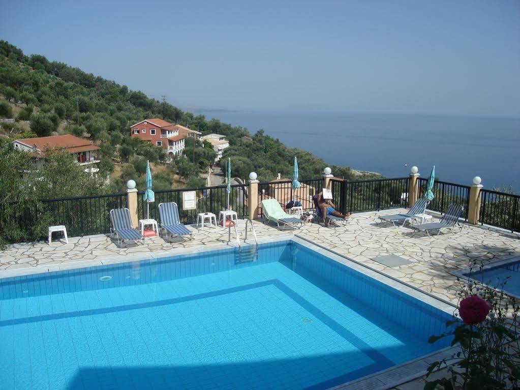 Nestoras Aparthotel 2*
