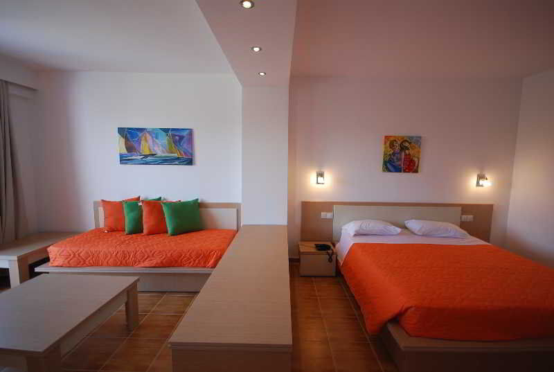 Ekaterini Aparthotel 3*