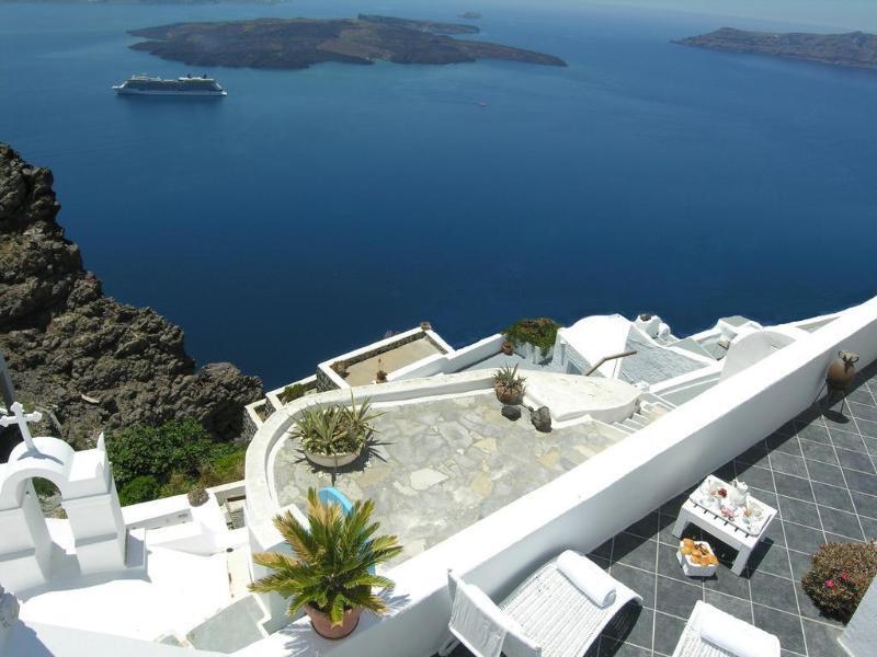 Abyssanto And Hotel 3*