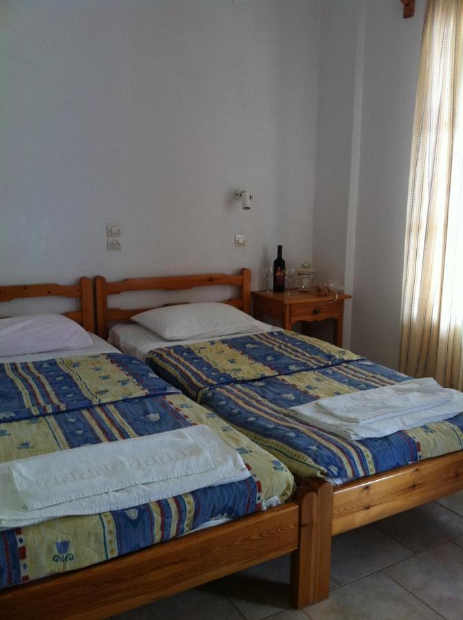 Apartment Studios Parian Blu Logaras