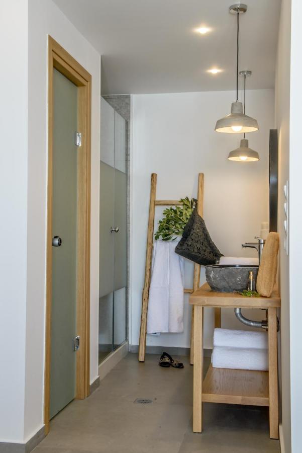 Laia Seafront Luxury Apartment