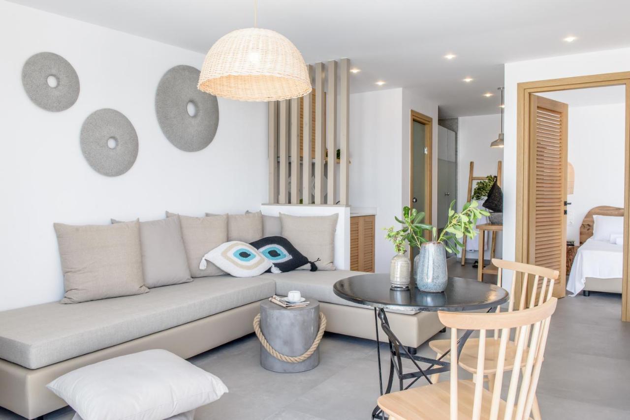 Laia Seafront Luxury Apartment