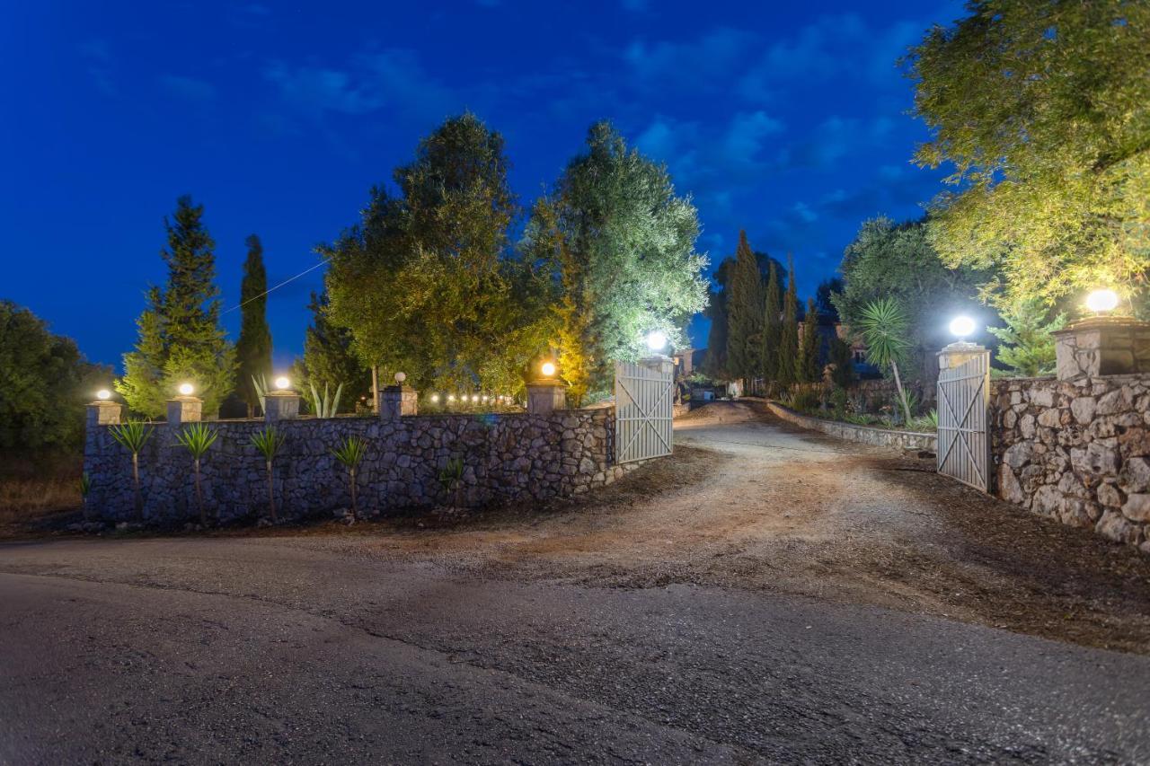 Louiza - Luxury Stone Villa *