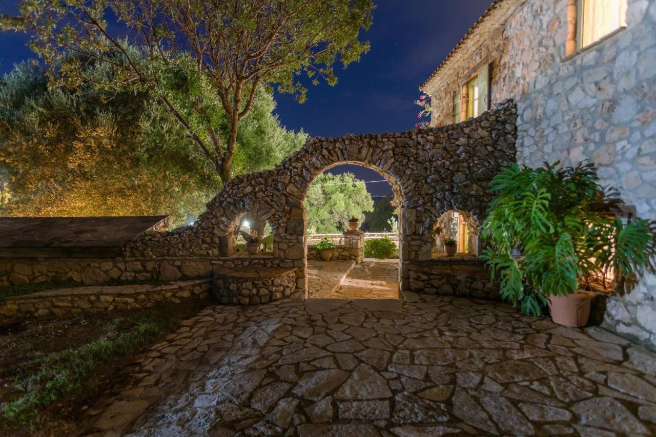 Louiza - Luxury Stone Villa Volimes