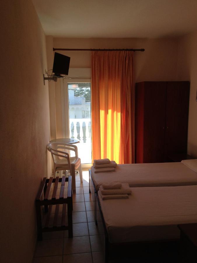 Hotel Akrogiali 2*