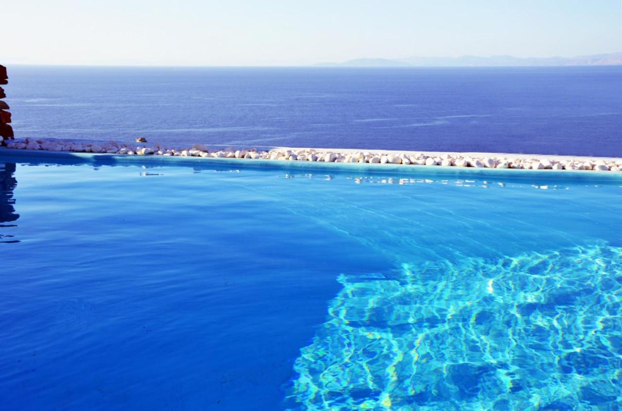Seaside Stone Villa: Family Retreat With Pool And Terrace Otzias