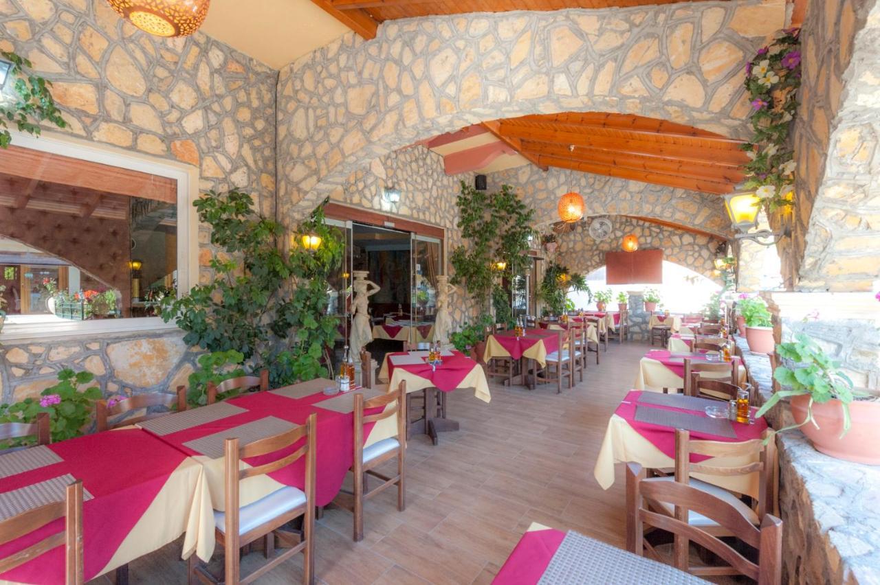 Delphi Aparthotel 4*