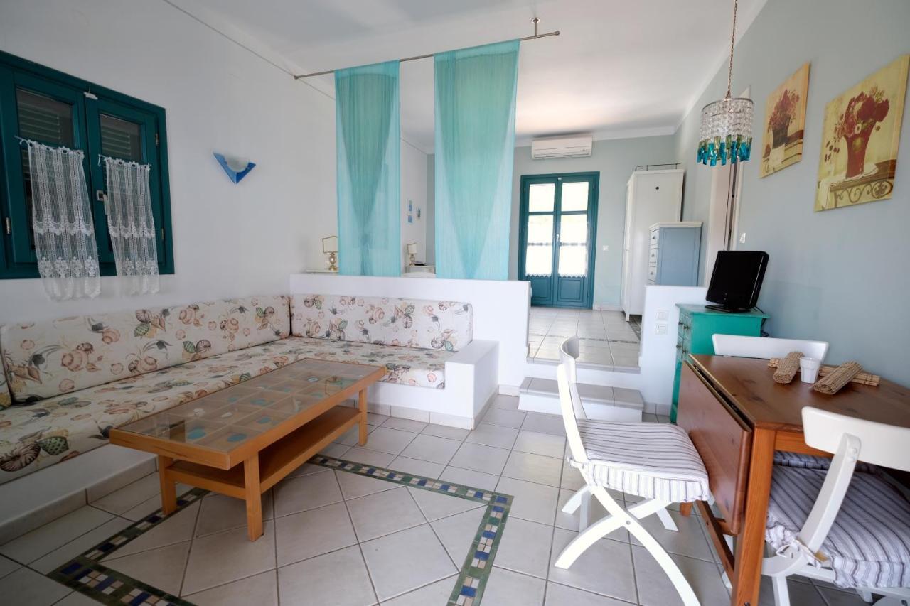 Nefeli Aparthotel 3*