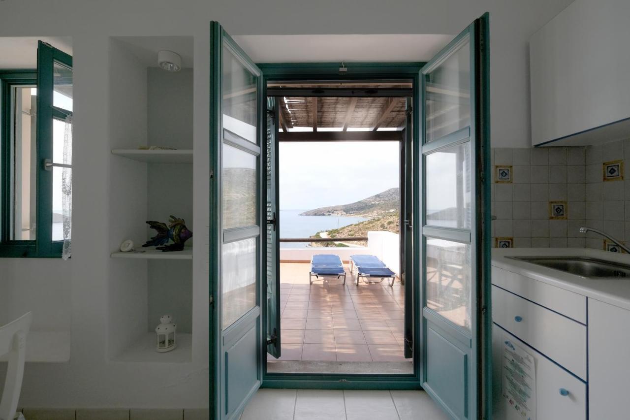Nefeli Aparthotel 3*