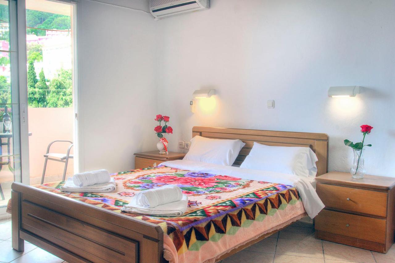 Delphi Aparthotel